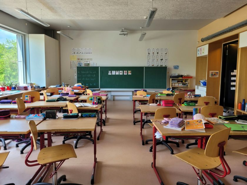 Gebundene Ganztagsschule Definition Klassenzimmer Grundschule Deutschland